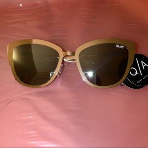 NWT Quay Sunnies